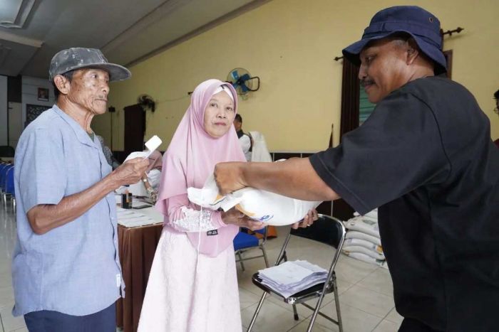Jaga Stabilitas Pangan Selama Ramadhan, Pemkot Batu Salurkan Beras CPP ke 9.129 KPM