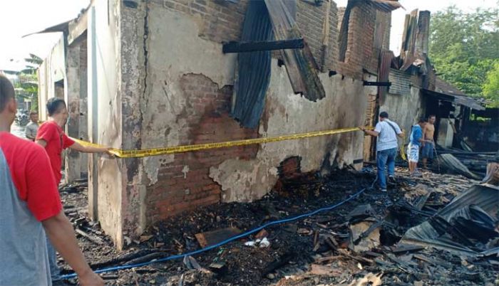 Kebakaran Pabrik Kerupuk di Sidoarjo, Kerugian Capai Rp 350 Juta Kebakaran Pabrik Kerupuk di Sidoarjo, Kerugian Capai Rp 350 Juta