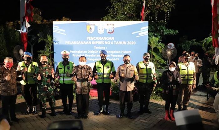 TNI-Polri Siap Kawal Pemkot Surabaya Terapkan Inpres Nomor 6 TNI-Polri Siap Kawal Pemkot Surabaya Terapkan Inpres Nomor 6