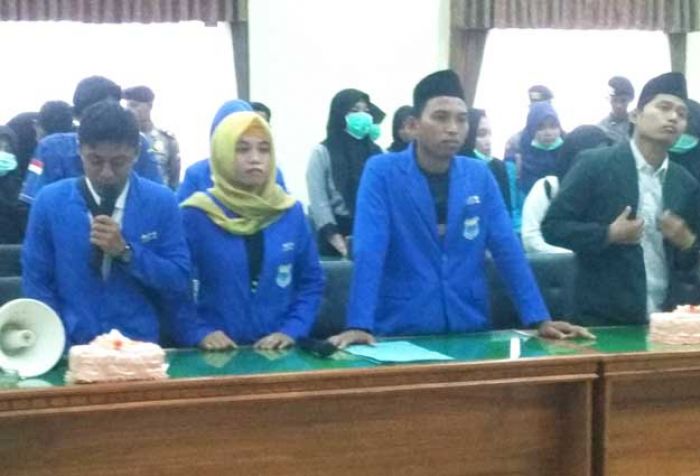 Mahasiswa di Trenggalek Ngotot Minta Alokasi Pendidikan Sesuai UUD 45, Ini Tanggapan Dewan