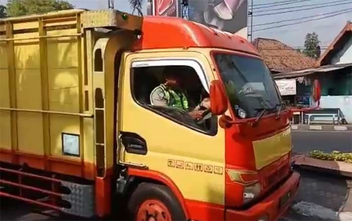 Razia Kendaraan Bermotor, Polres Pasuruan Amankan Truk Curian Razia Kendaraan Bermotor, Polres Pasuruan Amankan Truk Curian