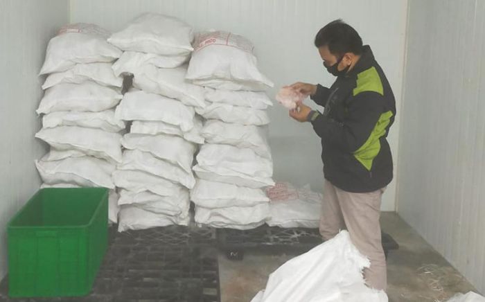BUMD PT Ronggolawe Sukses Mandiri: Stok Daging Ayam BPNT Tak Layak Konsumsi Dipasok Pengusaha Lokal BUMD PT Ronggolawe Sukses Mandiri: Stok Daging Ayam BPNT Tak Layak Konsumsi Dipasok Pengusaha Lokal