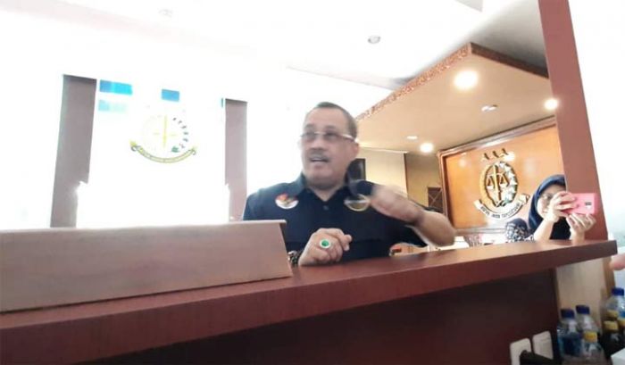 Kejati Jatim Periksa Ketua DPRD Surabaya Terkait Mega Korupsi YKP, Selanjutnya Risma Kejati Jatim Periksa Ketua DPRD Surabaya Terkait Mega Korupsi YKP, Selanjutnya Risma