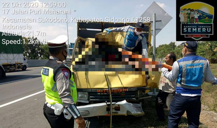 Tabrak Tronton di Jalan Tol Sidoarjo, Kernet Colt Diesel Tewas Seketika Terjepit Bodi Kepala Truk