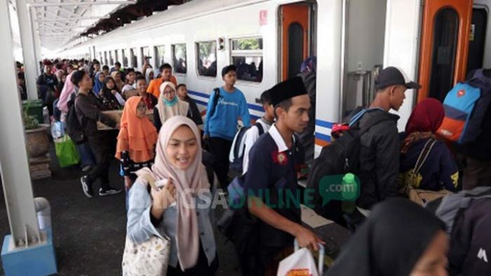 Serunya Ribuan Santri di Jombang Saat Mudik Bareng