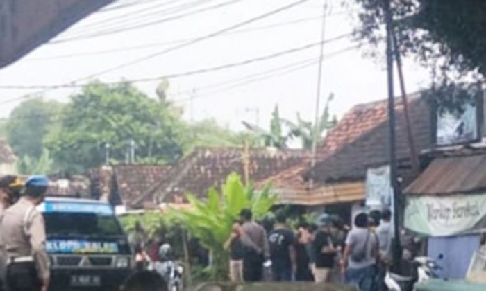 Densus 88 Polri Tangkap Tiga Terduga Teroris di Padangan Bojonegoro Densus 88 Polri Tangkap Tiga Terduga Teroris di Padangan Bojonegoro