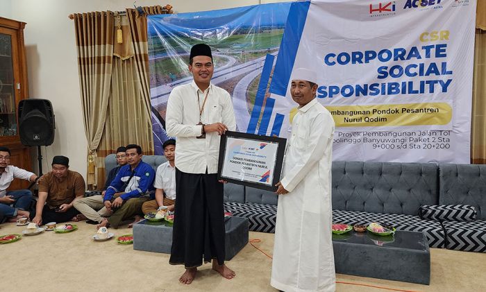 KSO Proyek Tol Probowangi Paket 2 Bantu 100 Sak Semen untuk Pembangunan Ponpes Nurul Qodim KSO Proyek Tol Probowangi Paket 2 Bantu 100 Sak Semen untuk Pembangunan Ponpes Nurul Qodim