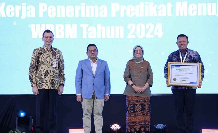 Imigrasi Malang Raih Penghargaan WBBM dari Kemenpan RB Imigrasi Malang Raih Penghargaan WBBM dari Kemenpan RB