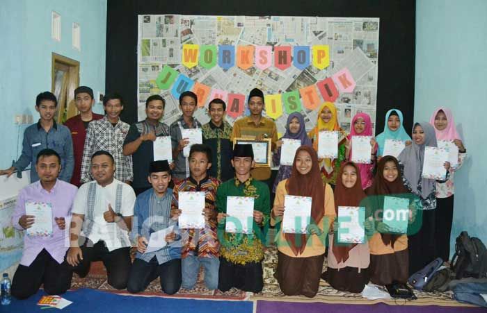 Lawan Hoax, Koma Mojowarno Undang Wartawan BANGSAONLINE Gelar Workshop Jurnalistik Lawan Hoax, Koma Mojowarno Undang Wartawan BANGSAONLINE Gelar Workshop Jurnalistik