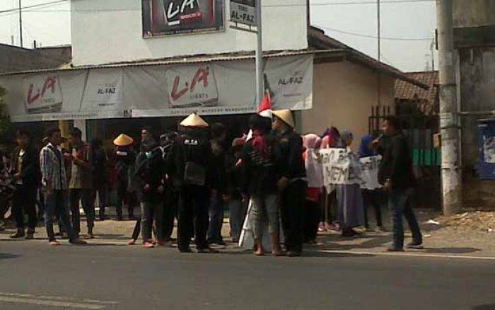 Peringati Hari Kesaktian Pancasila, Puluhan Mahasiswa di Tulungagung Demo