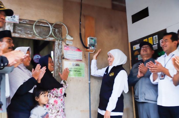 Targetkan Elektrifikasi 100 Persen, Pemprov Jatim Siap Pasan 3.400 Listrik Plus Token Gratis