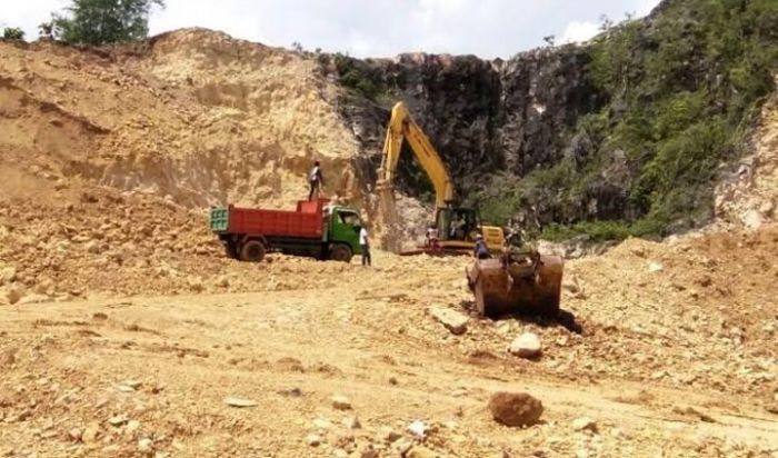 Tak Berkutik Tindak Galian C Ilegal di Pamekasan, dari Ratusan yang Beroperasi, hanya 1 yang Berizin Tak Berkutik Tindak Galian C Ilegal di Pamekasan, dari Ratusan yang Beroperasi, hanya 1 yang Berizin