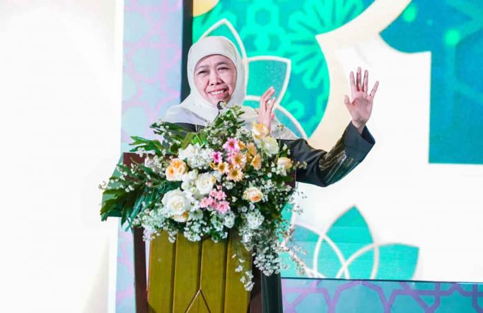 Khofifah Ajak Nahdliyin Implementasikan Qanun Asasi NU saat Harlah Muslimat ke-78 di Kota Batu Khofifah Ajak Nahdliyin Implementasikan Qanun Asasi NU saat Harlah Muslimat ke-78 di Kota Batu