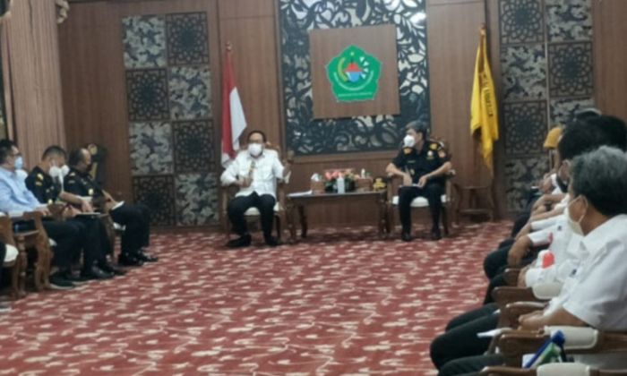 Pemkab Pamekasan Terus Genjot Rencana Pembangunan KIHT untuk Kesejahteraan Petani Tembakau Pemkab Pamekasan Terus Genjot Rencana Pembangunan KIHT untuk Kesejahteraan Petani Tembakau