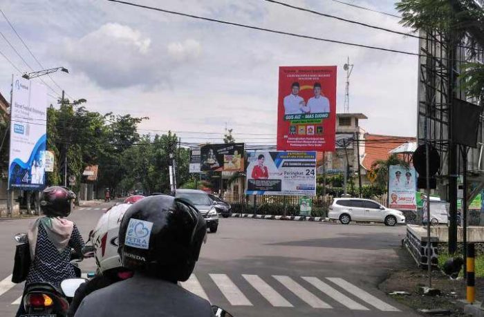 Pilwali Kediri 2018: Paslon Aiz - Jono Mulai Tebar Baliho, ini Kata KPU Pilwali Kediri 2018: Paslon Aiz - Jono Mulai Tebar Baliho, ini Kata KPU