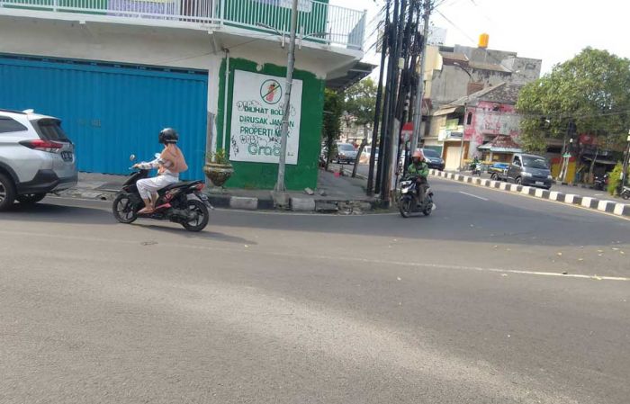 Pulang Ngopi, Pemuda Sidoarjo jadi Sasaran Pengeroyokan Puluhan Anggota Pencak Silat Pulang Ngopi, Pemuda Sidoarjo jadi Sasaran Pengeroyokan Puluhan Anggota Pencak Silat
