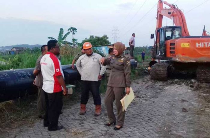 Sosialisasi Sembunyi-sembunyi, Camat Kebomas Janji Usut Proyek Pertamina Gas di Kedanyang Sosialisasi Sembunyi-sembunyi, Camat Kebomas Janji Usut Proyek Pertamina Gas di Kedanyang