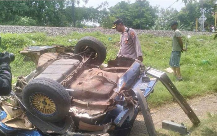 Empat Penumpang Honda Accord Tewas Usai Tertabrak KA Mutiara Timur di Pasuruan, Ini Identitasnya
