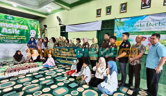 Kejari Kabupaten Kediri Beri Bantuan Ramadan untuk Anak Yatim di Panti Asuhan