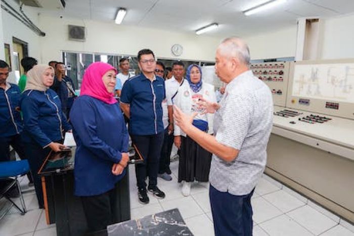 Sambangi Industri Olahan Kopi Orientasi Ekspor, Khofifah Dorong Perbanyak Serap Hasil Petani Jatim Sambangi Industri Olahan Kopi Orientasi Ekspor, Khofifah Dorong Perbanyak Serap Hasil Petani Jatim