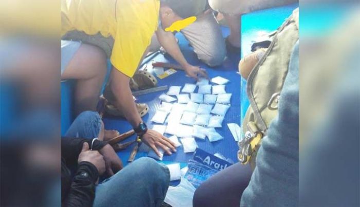 Puluhan Kantong Sabu Diamankan Tim FQR Lantamal XIII di Bawah Jajaran Koarmada II Puluhan Kantong Sabu Diamankan Tim FQR Lantamal XIII di Bawah Jajaran Koarmada II