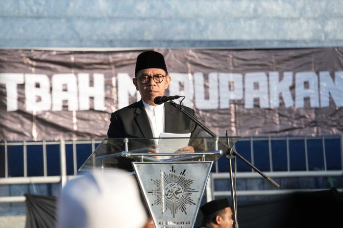 Salat Iduladha 1446 H di Stadion Gelora Brantas, Wali Kota Batu Ajak Teladani Nabi Ibrahim AS Salat Iduladha 1446 H di Stadion Gelora Brantas, Wali Kota Batu Ajak Teladani Nabi Ibrahim AS