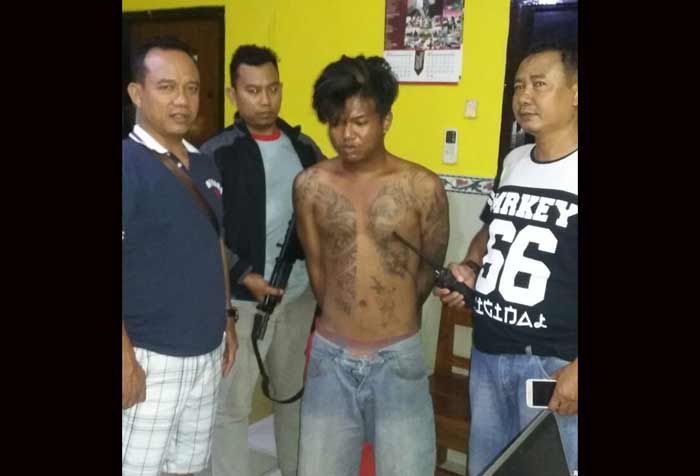Bacok Warga Karangsari, Preman Bertato Ini Ditangkap Polisi Bacok Warga Karangsari, Preman Bertato Ini Ditangkap Polisi