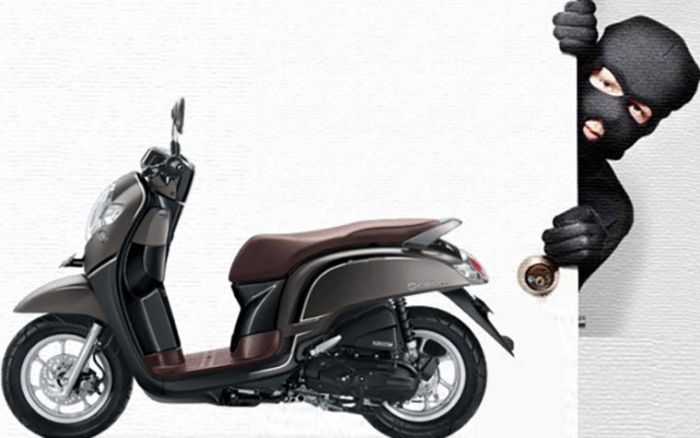 Ditinggal Mandi, Motor Scoopy Warga Binangun Blitar Diembat Maling Ditinggal Mandi, Motor Scoopy Warga Binangun Blitar Diembat Maling