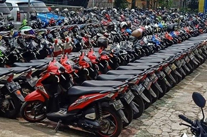 Ini Kata Dishub Pamekasan soal Tudingan Jukir Minta Uang ke Kendaraan Berstiker Parkir Berlangganan Ini Kata Dishub Pamekasan soal Tudingan Jukir Minta Uang ke Kendaraan Berstiker Parkir Berlangganan