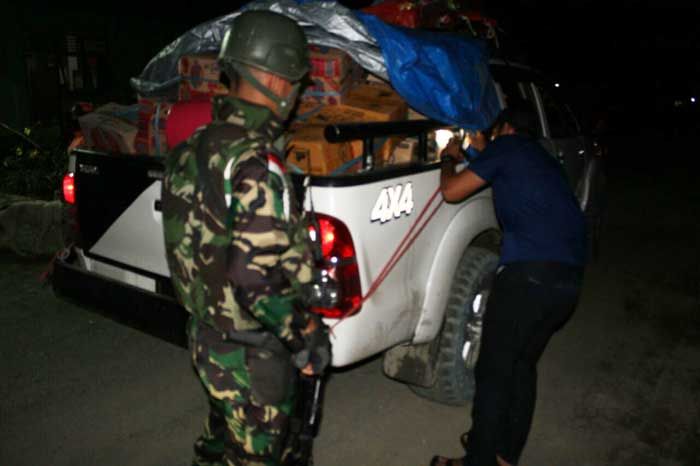 TNI-Polri Sita Berbagai Merk Minumas Keras di Perbatasan RI-Papua Nugini TNI-Polri Sita Berbagai Merk Minumas Keras di Perbatasan RI-Papua Nugini