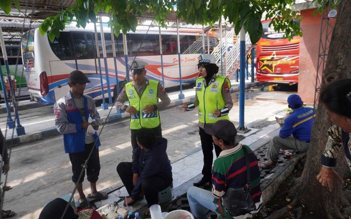 Jelang Ramadan, Satlantas Polresta Sidoarjo Gelar Operasi Keselamatan Semeru di Terminal Bungurasih Jelang Ramadan, Satlantas Polresta Sidoarjo Gelar Operasi Keselamatan Semeru di Terminal Bungurasih
