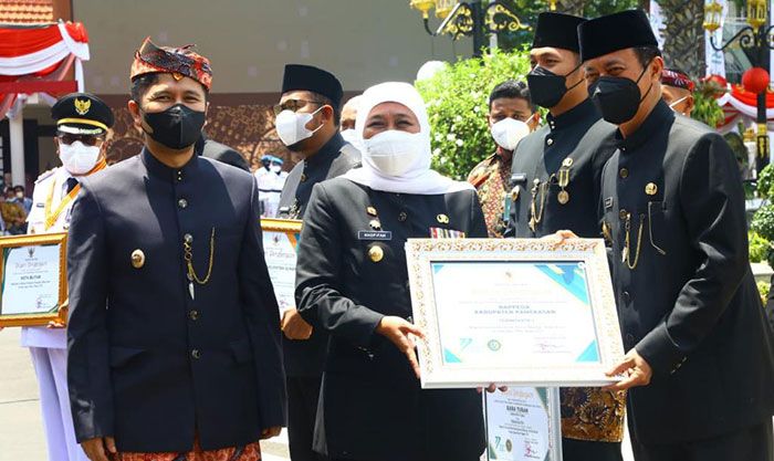 HUT ke-77 Provinsi, Gubernur Khofifah Nobatkan Pamekasan Sebagai Kabupaten Terinovasi HUT ke-77 Provinsi, Gubernur Khofifah Nobatkan Pamekasan Sebagai Kabupaten Terinovasi