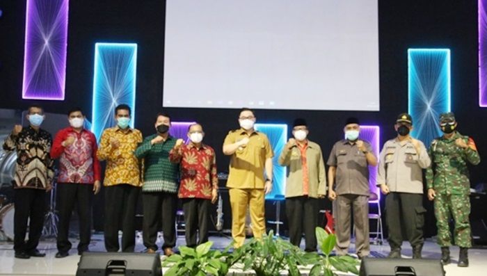 Hadiri Paskah, Mas Bup Dhito: Saya Yakin Teroris Akan Takut Melihat Kegiatan Ini Hadiri Paskah, Mas Bup Dhito: Saya Yakin Teroris Akan Takut Melihat Kegiatan Ini