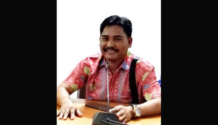 DPRD Gresik Ragukan Janji New Era Tarik 50 Ribu Pasang Sandal Berlafadz Allah DPRD Gresik Ragukan Janji New Era Tarik 50 Ribu Pasang Sandal Berlafadz Allah