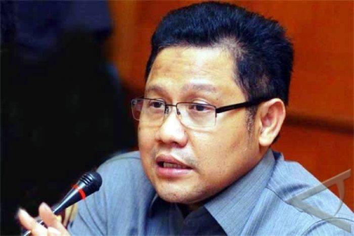 Dua Kado Istimewa untuk Ultah PKB, Cak Imin Potong Tumpeng untuk Jokowi
