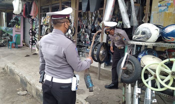 Jelang Tahun Baru, Polres Tuban Sisir Penjual Knalpot Brong Jelang Tahun Baru, Polres Tuban Sisir Penjual Knalpot Brong