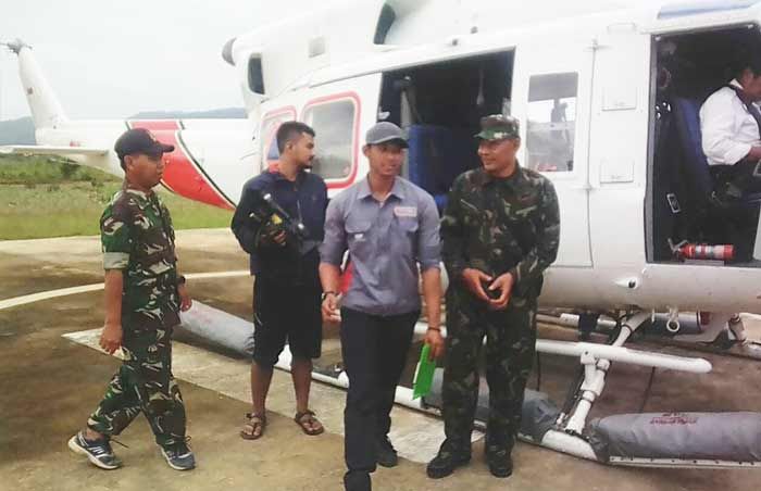 Medan Sulit, Droping Bantuan ke Sejumlah Desa Terisolir di Nawangan Harus Gunakan Helikopter