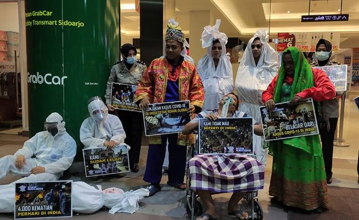 Warga Sidoarjo Dihebohkan Munculnya Pocong dan Pasien Covid-19 di Jalanan dan Mall Warga Sidoarjo Dihebohkan Munculnya Pocong dan Pasien Covid-19 di Jalanan dan Mall