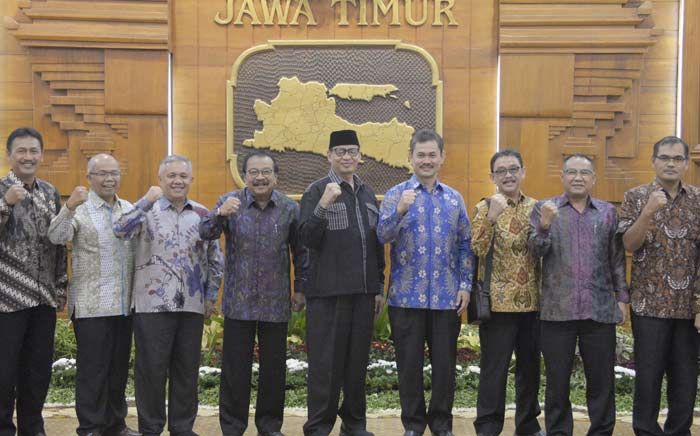 Dikunjungi Gubernur Banten, Pakde Karwo Berbagi Kunci Sukses Bangun Jatim