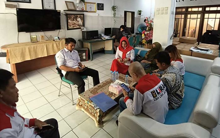 Klarifikasi Keluarga Korban Tabrak Lari di Jl Diponegoro Soal Kesulitan Urus Jasa Raharja Klarifikasi Keluarga Korban Tabrak Lari di Jl Diponegoro Soal Kesulitan Urus Jasa Raharja
