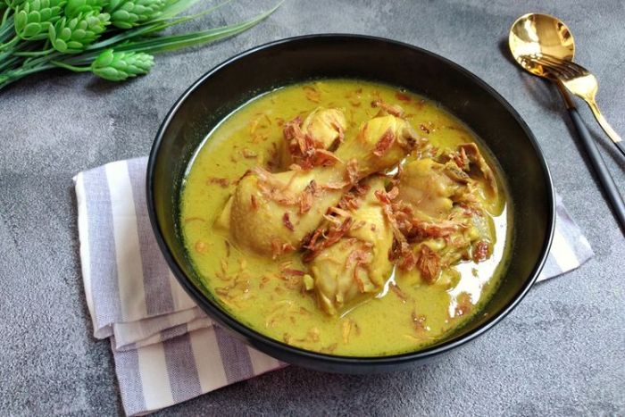 Resep Opor Ayam untuk 4 Porsi, Ide Lauk Makan di Rumah Resep Opor Ayam untuk 4 Porsi, Ide Lauk Makan di Rumah