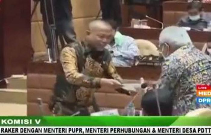 H. Syafiuddin Asmoro Pertanyakan Keseriusan Pemerintah Pusat Soal Pembangunan Strategis di Madura H. Syafiuddin Asmoro Pertanyakan Keseriusan Pemerintah Pusat Soal Pembangunan Strategis di Madura