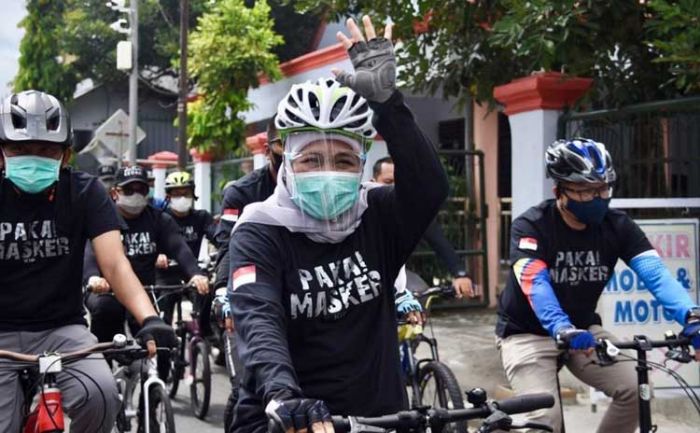 Gowes Sinergi Pemulihan Ekonomi, Gubernur Khofifah Ingatkan Disiplin Prokes Covid-19 