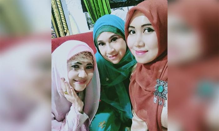 Ita Purnamasari Dukung Ning Lia Maju Pilwali Surabaya Ita Purnamasari Dukung Ning Lia Maju Pilwali Surabaya