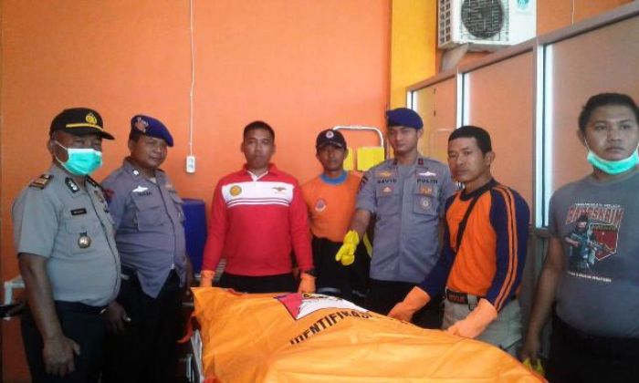 Lima Hari Tenggelam, Jasad Nelayan di Pacitan Ditemukan Tim SAR Gabungan Lima Hari Tenggelam, Jasad Nelayan di Pacitan Ditemukan Tim SAR Gabungan