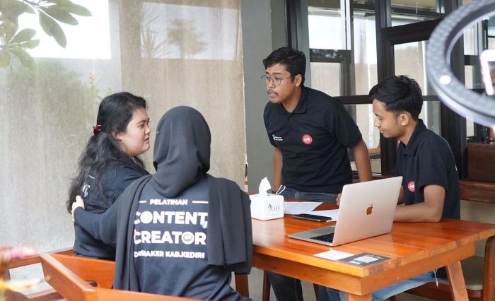 Bupati Kediri Bekali Pelatihan 1.680 Calon Pencari Kerja Bupati Kediri Bekali Pelatihan 1.680 Calon Pencari Kerja