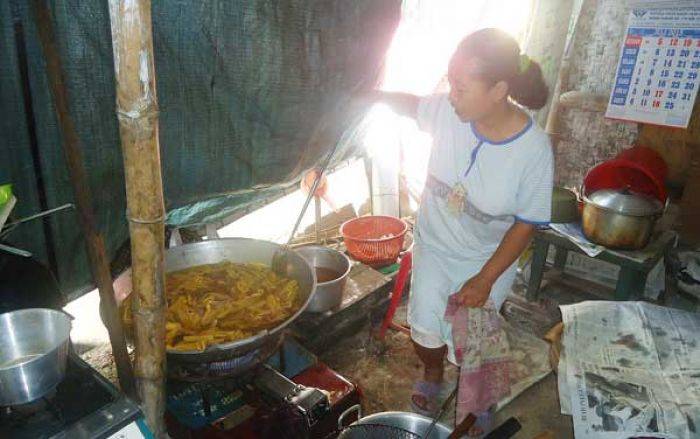 Pembuat Ledre di Bojonegoro Kualahan Terima Pesanan Menjelang Lebaran