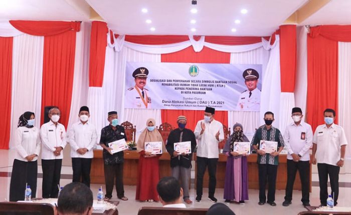 Tingkatkan Taraf Hidup dan Kualitas Tempat Tinggal, Gus Ipul Salurkan 172 Bantuan Rehabilitasi RTLH Tingkatkan Taraf Hidup dan Kualitas Tempat Tinggal, Gus Ipul Salurkan 172 Bantuan Rehabilitasi RTLH
