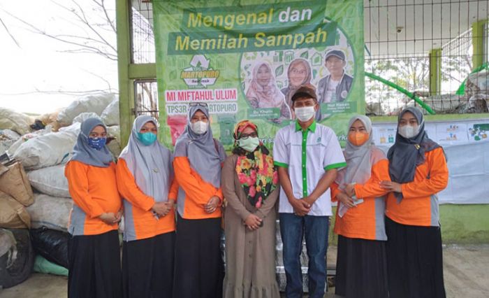 Belajar Pengelolaan Sampah, MI Miftahul Ulum Puntir Kunjungi TPS 3R ABI Pasuruan Belajar Pengelolaan Sampah, MI Miftahul Ulum Puntir Kunjungi TPS 3R ABI Pasuruan
