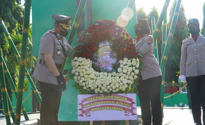 Peringati Hari Bhayangkara ke-76, Polres Pasuruan Ziarah ke Taman Makam Pahlawan Peringati Hari Bhayangkara ke-76, Polres Pasuruan Ziarah ke Taman Makam Pahlawan